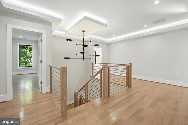 1910 CHERRI DR, Falls Church, VA 22043