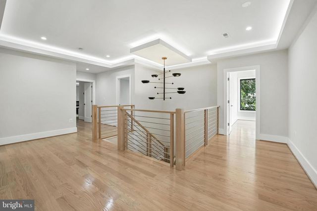 1910 CHERRI DR, Falls Church, VA 22043