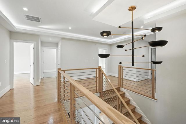 1910 CHERRI DR, Falls Church, VA 22043