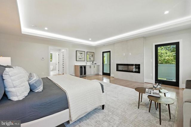 1910 CHERRI DR, Falls Church, VA 22043