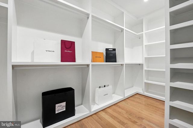 1910 CHERRI DR, Falls Church, VA 22043