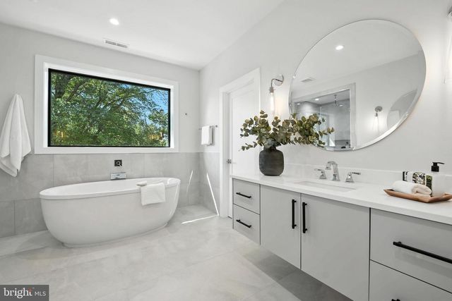 1910 CHERRI DR, Falls Church, VA 22043