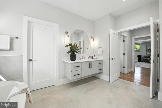 1910 CHERRI DR, Falls Church, VA 22043