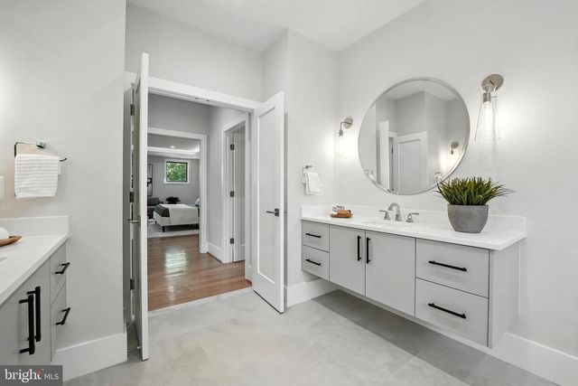 1910 CHERRI DR, Falls Church, VA 22043