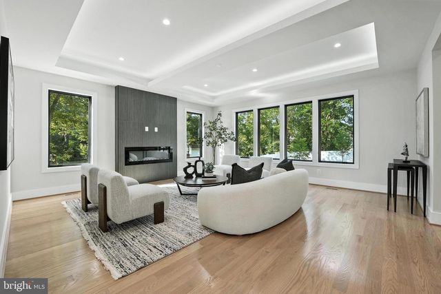 1910 CHERRI DR, Falls Church, VA 22043