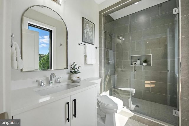 1910 CHERRI DR, Falls Church, VA 22043