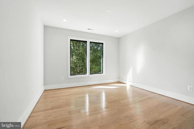 1910 CHERRI DR, Falls Church, VA 22043