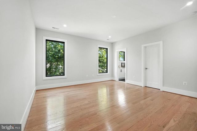 1910 CHERRI DR, Falls Church, VA 22043