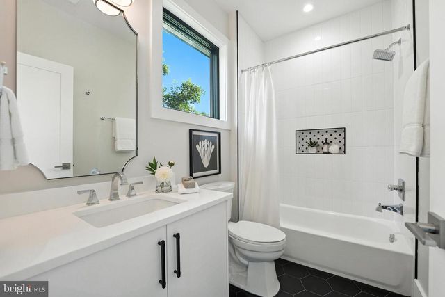 1910 CHERRI DR, Falls Church, VA 22043