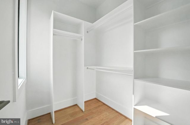 1910 CHERRI DR, Falls Church, VA 22043