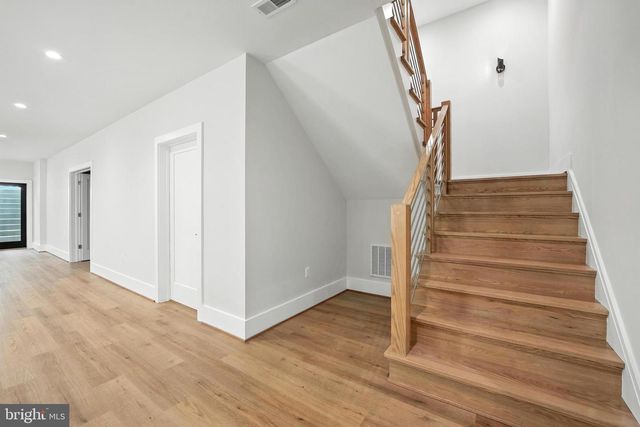 1910 CHERRI DR, Falls Church, VA 22043