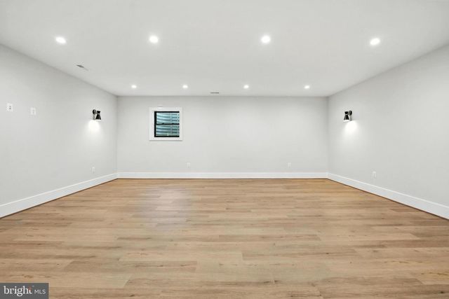 1910 CHERRI DR, Falls Church, VA 22043