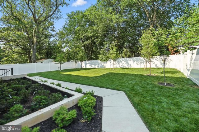 1910 CHERRI DR, Falls Church, VA 22043