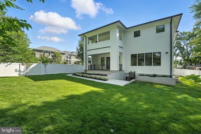 1910 CHERRI DR, Falls Church, VA 22043