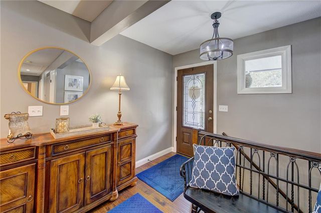 1743 Ridgeview Drive, Lee's Summit, MO 64086
