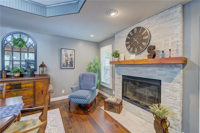1743 Ridgeview Drive, Lee's Summit, MO 64086