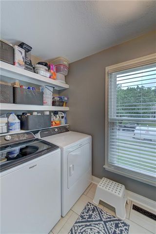 1743 Ridgeview Drive, Lee's Summit, MO 64086