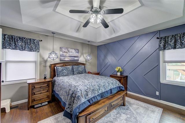 1743 Ridgeview Drive, Lee's Summit, MO 64086