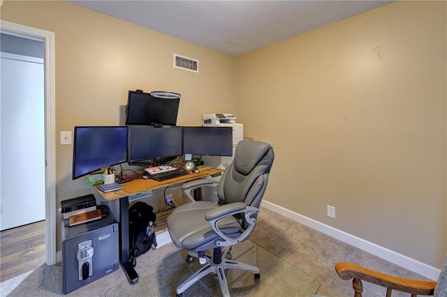 1743 Ridgeview Drive, Lee's Summit, MO 64086