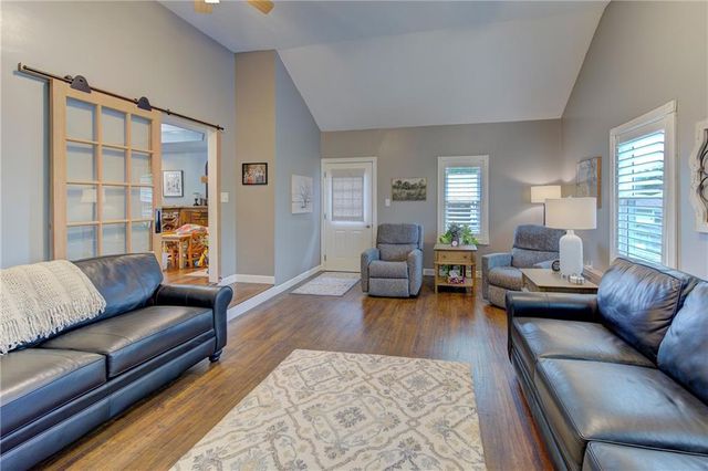 1743 Ridgeview Drive, Lee's Summit, MO 64086
