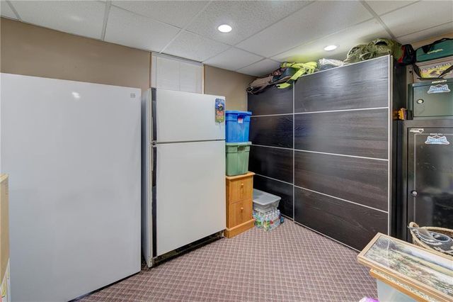 1743 Ridgeview Drive, Lee's Summit, MO 64086