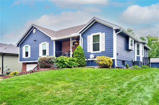 1743 Ridgeview Drive, Lee's Summit, MO 64086
