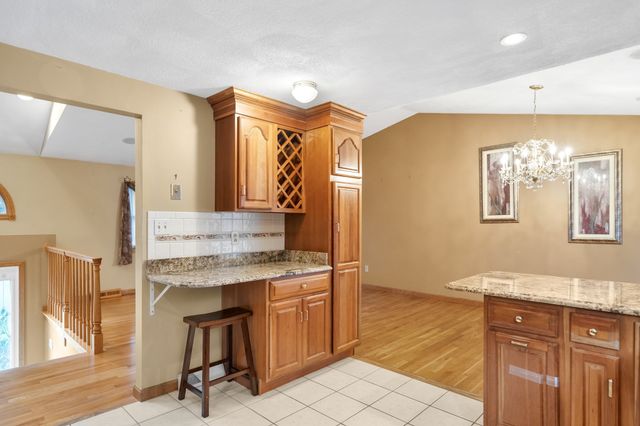 31 Wildmere Ave, Burlington, MA 01803