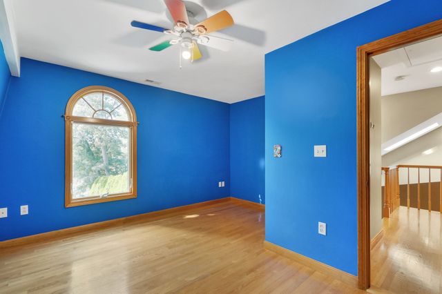 31 Wildmere Ave, Burlington, MA 01803