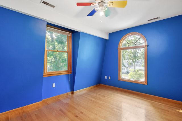 31 Wildmere Ave, Burlington, MA 01803