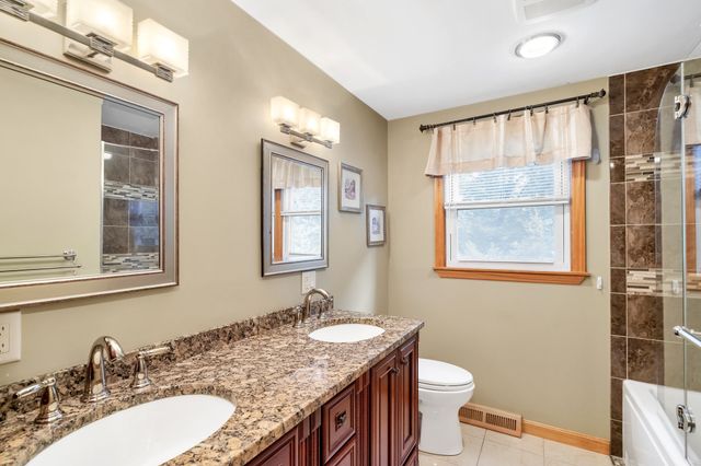31 Wildmere Ave, Burlington, MA 01803
