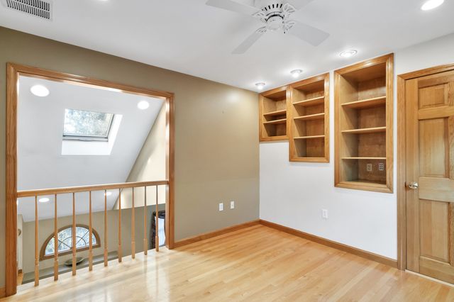 31 Wildmere Ave, Burlington, MA 01803