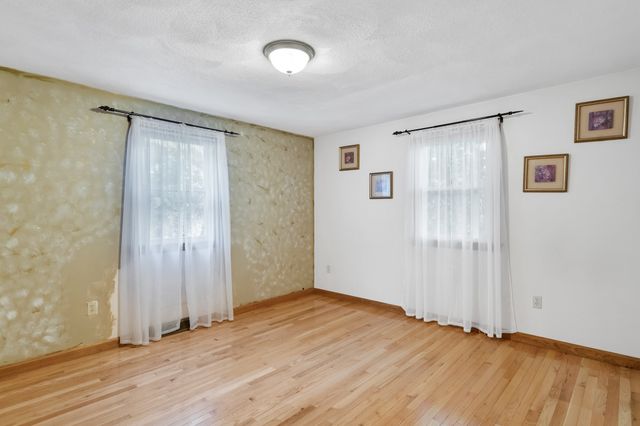 31 Wildmere Ave, Burlington, MA 01803