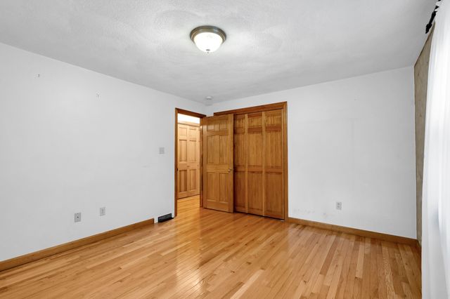 31 Wildmere Ave, Burlington, MA 01803
