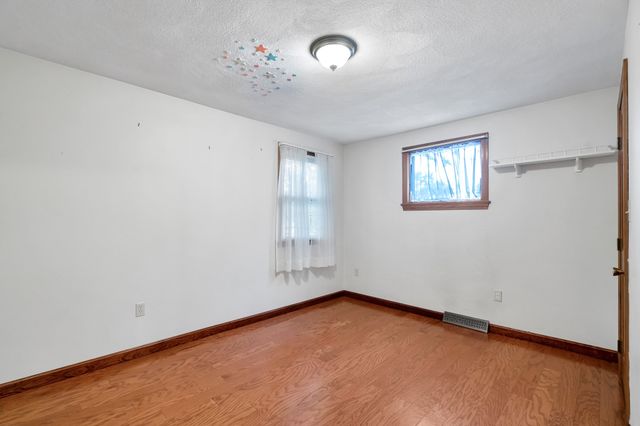 31 Wildmere Ave, Burlington, MA 01803