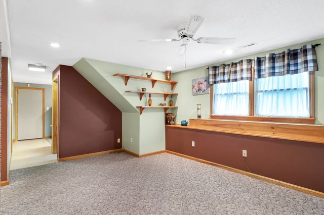 31 Wildmere Ave, Burlington, MA 01803