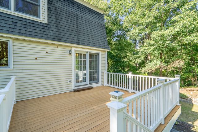 31 Wildmere Ave, Burlington, MA 01803