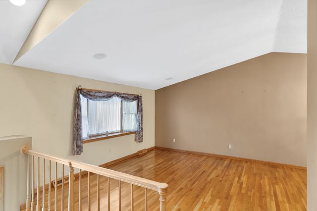 31 Wildmere Ave, Burlington, MA 01803