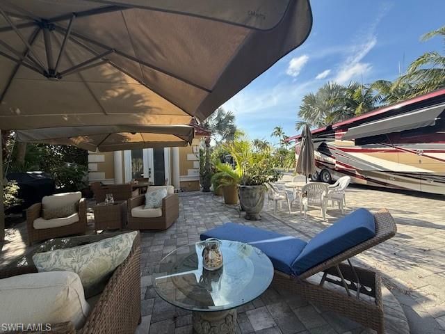 4840 Carriage CT, Naples, FL 34114