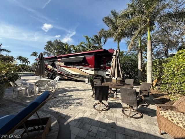 4840 Carriage CT, Naples, FL 34114