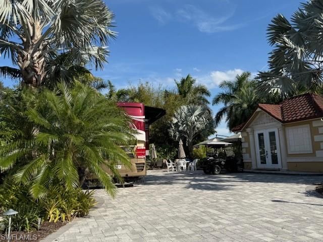 4840 Carriage CT, Naples, FL 34114