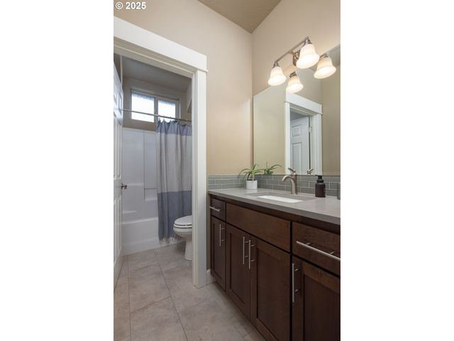 62905 DANIEL Rd, Bend, OR 97701