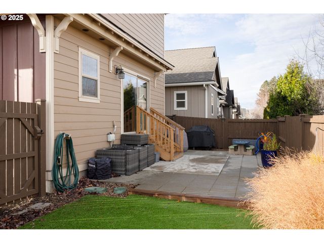 62905 DANIEL Rd, Bend, OR 97701