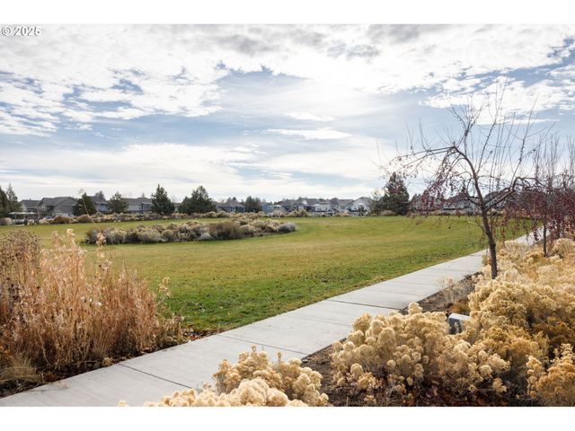 62905 DANIEL Rd, Bend, OR 97701