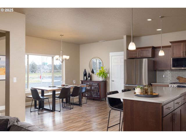 62905 DANIEL Rd, Bend, OR 97701