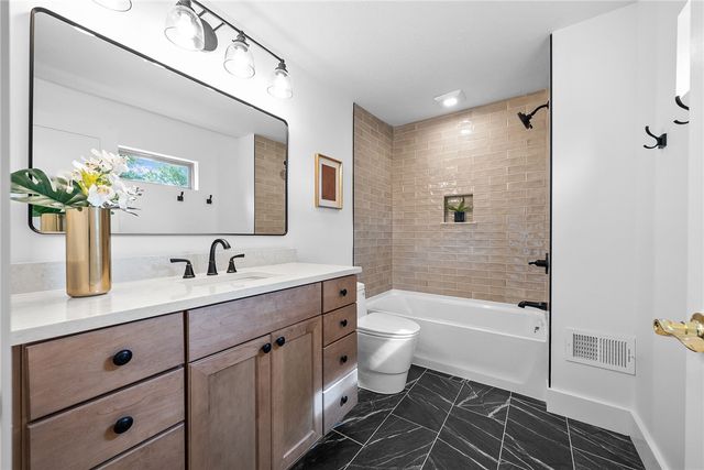 1431 Adams St, Manchester, PA 15233