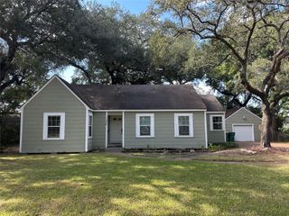1036 Hathaway Street, La Marque, TX 77568