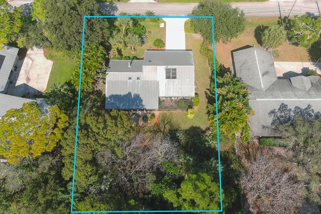 8816 SE May Terrace, Hobe Sound, FL 33455