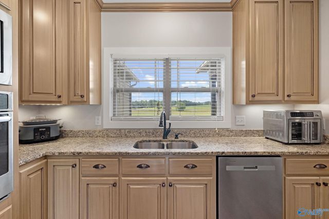 256 W D Harvey Road, Falkville, AL 35622