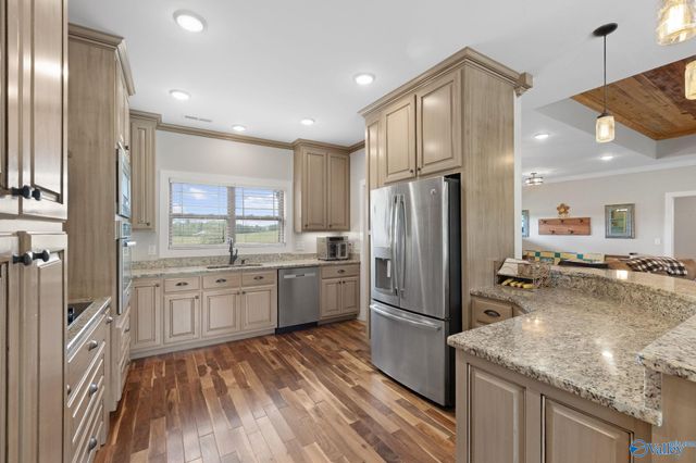 256 W D Harvey Road, Falkville, AL 35622