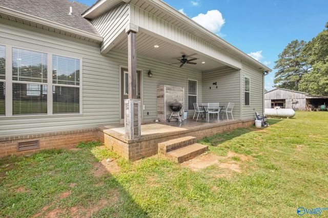256 W D Harvey Road, Falkville, AL 35622